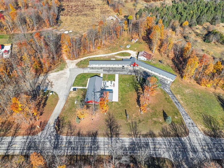 More Photos Of 10422 Cadillac Hwy, Thompsonville Hotel For Sale