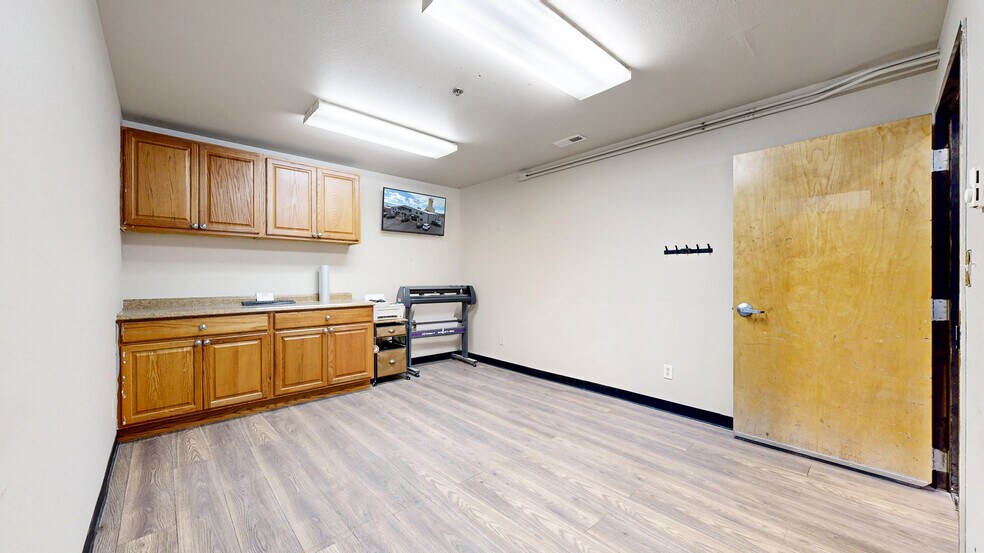 More Photos Of 8017 S 1st St, Wellington Warehouse For Sale