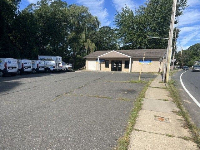 More Photos Of 33 Grattan St, Chicopee General Retail For Sale