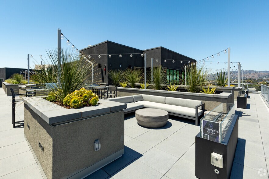 More Photos Of 1331 N Cahuenga Blvd, Los Angeles Apartments For Lease