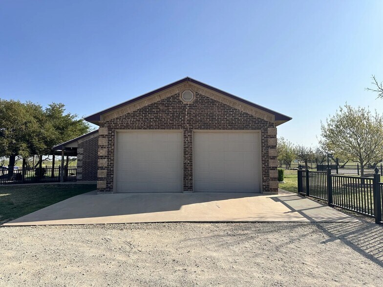 More Photos Of 1782 Key Ln, Abilene Office For Lease