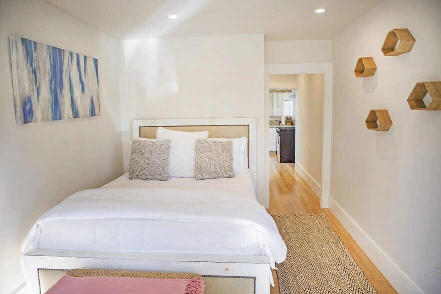 More Photos Of 1030 G St, Napa Apartments For Sale