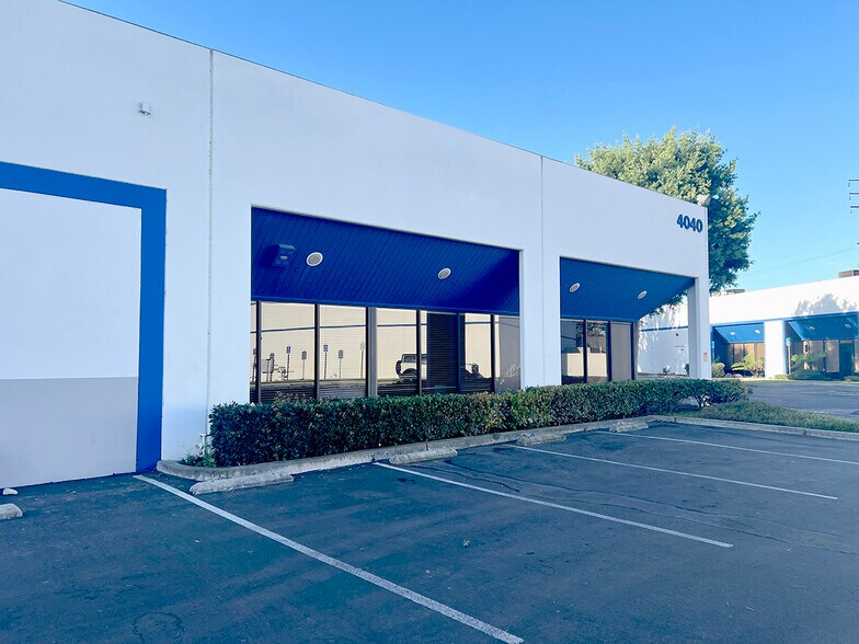 Primary Photo Of 4040 W Chandler Ave, Santa Ana Warehouse For Sale