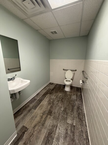 More Photos Of 601-623 Emancipation Hwy, Fredericksburg Medical For Sale