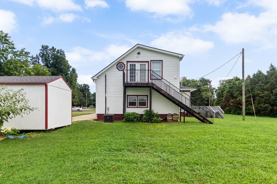 More Photos Of 300 Maple St, Smyrna Restaurant For Sale