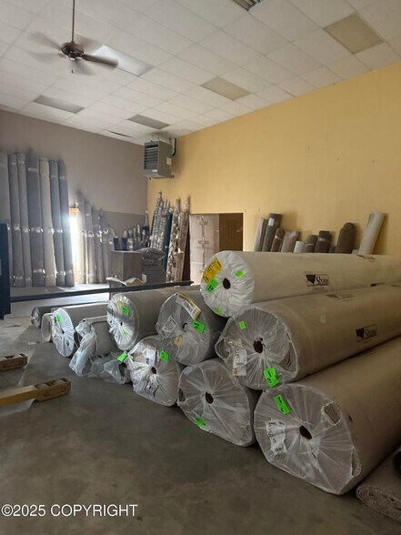 More Photos Of 651 N Shoreline Dr, Wasilla Showroom For Sale