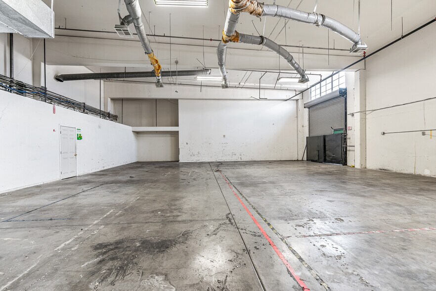 More Photos Of 5435 Peck Rd, Arcadia Manufacturing For Sale