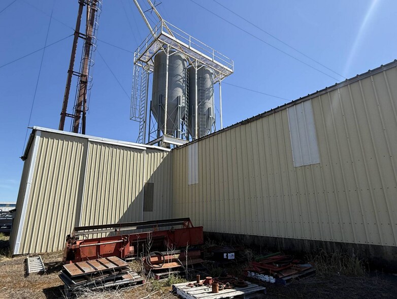 More Photos Of 10755 Highway 22, Dallas Warehouse For Sale