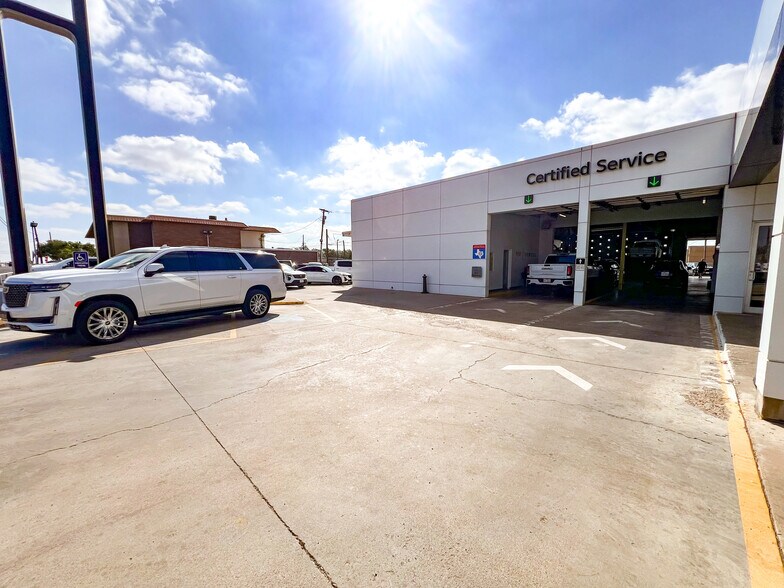 More Photos Of 3205 W Wall St, Midland Auto Dealership For Sale