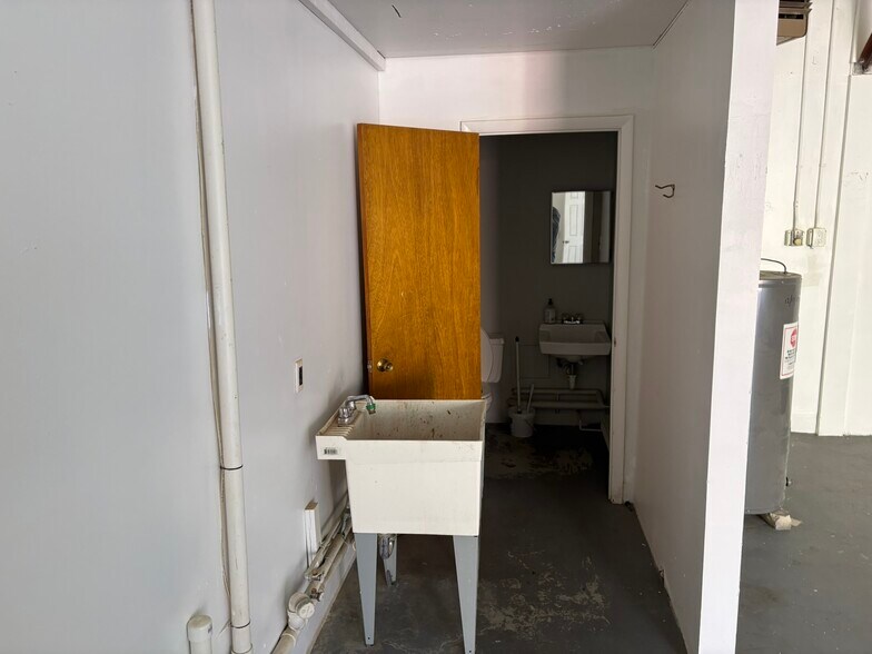 More Photos Of 355 W Main St, Norristown Office For Lease