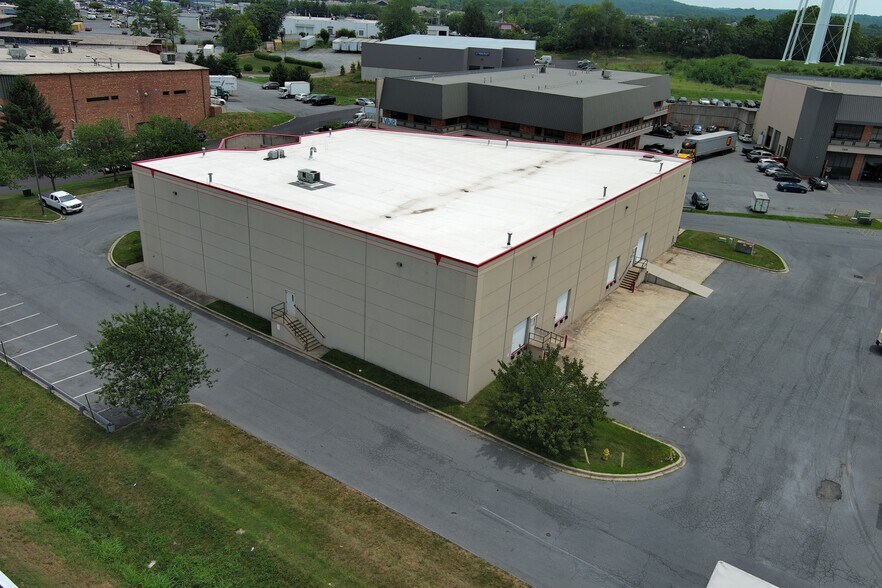 More Photos Of 7315-A Grove Rd, Frederick Warehouse For Lease