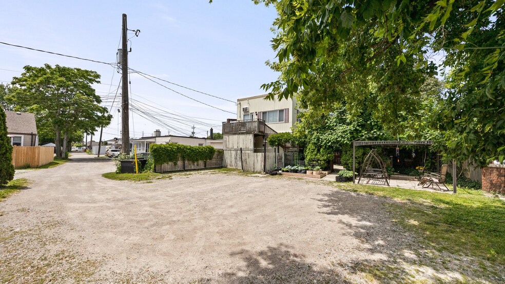 More Photos Of 4165 Tecumseh Rd E, Windsor General Retail For Sale