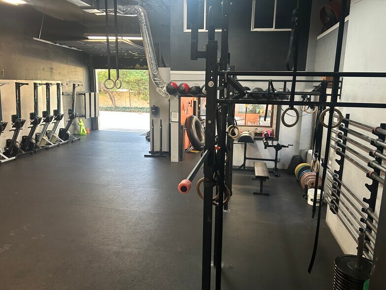 More Photos Of 7007-7011 Realm Dr, San Jose Research And Development For Lease