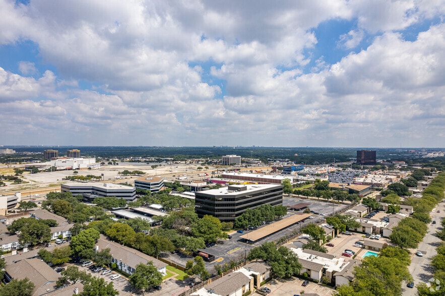 More Photos Of 5720 Lyndon B Johnson Fwy, Dallas Office For Lease