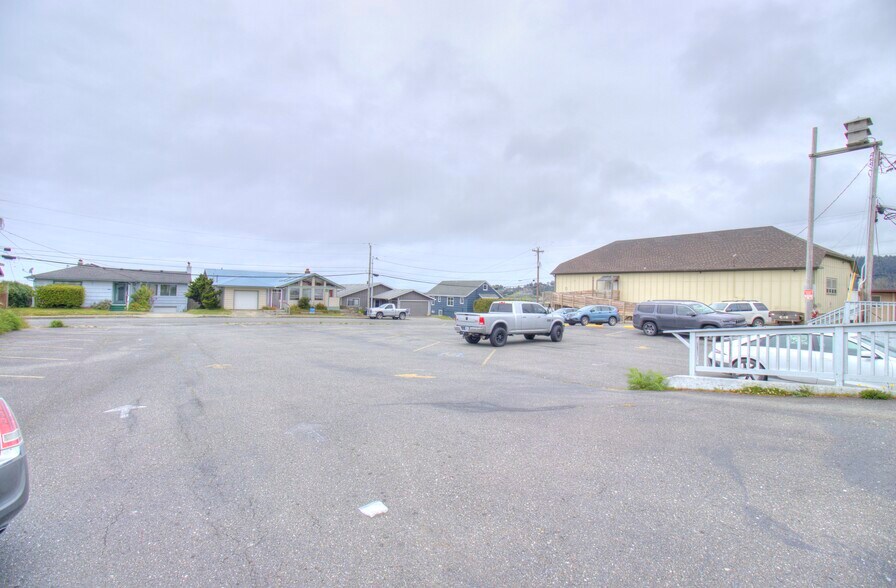 More Photos Of 29820 Ellensburg Ave, Gold Beach Office For Sale