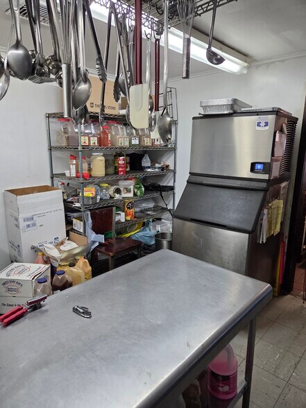 More Photos Of 572 Watertown Ave, Waterbury Restaurant For Sale