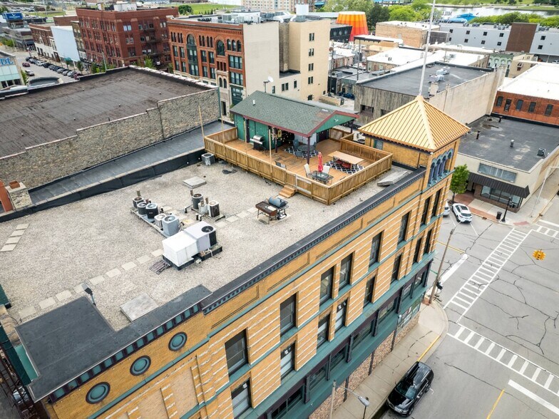 More Photos Of 816-822 Washington Ave, Bay City Office Residential For Sale