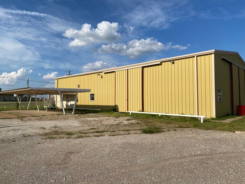 More Photos Of 8051 Seymour Hwy, Wichita Falls Warehouse For Lease