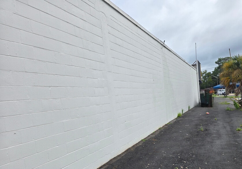 More Photos Of 5413 Normandy Blvd, Jacksonville Freestanding For Sale