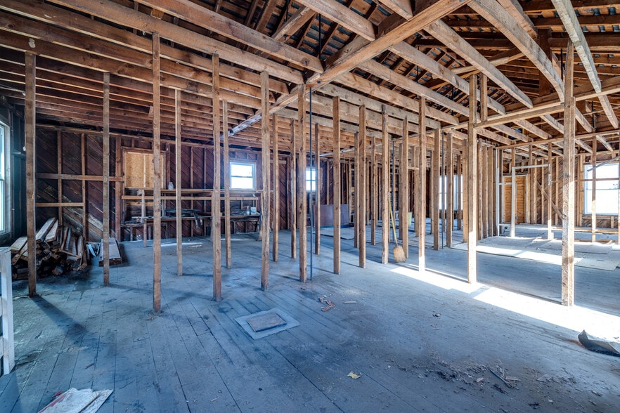 More Photos Of 164 Orchard dr, Timberville Light Distribution For Sale