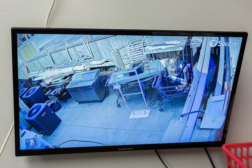 More Photos Of 1140 Kermit St, Plainview Restaurant For Sale