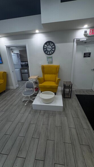 More Photos Of 2600-2614 SW 8th St, Miami Apartments For Lease