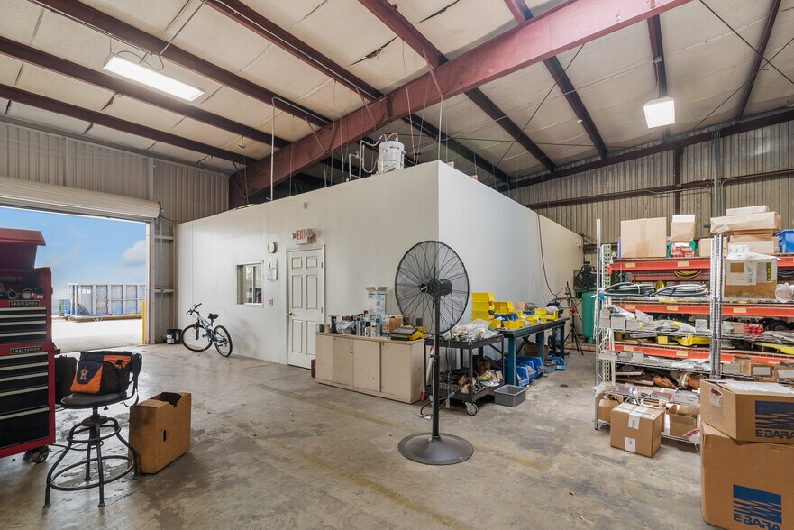 More Photos Of 2508-2510 McAllister Rd, Houston Warehouse For Lease