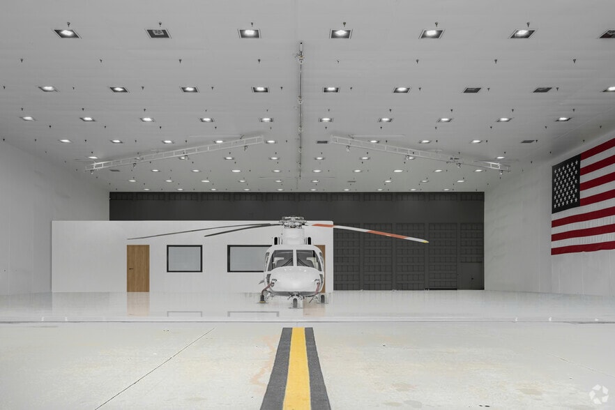 More Photos Of 3495 N Lakewood Blvd, Long Beach Warehouse For Lease