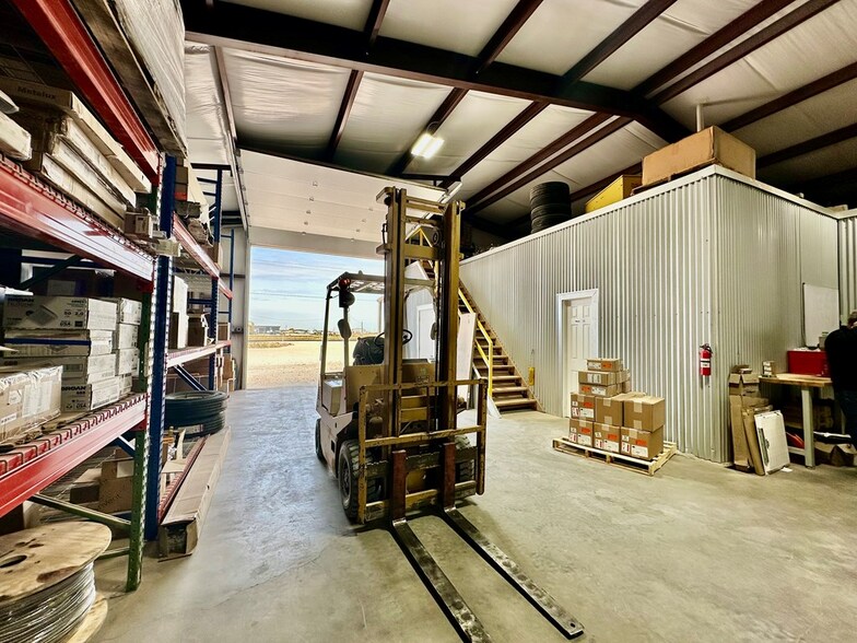 More Photos Of 602 US Highway 385 N, Seminole Flex For Sale