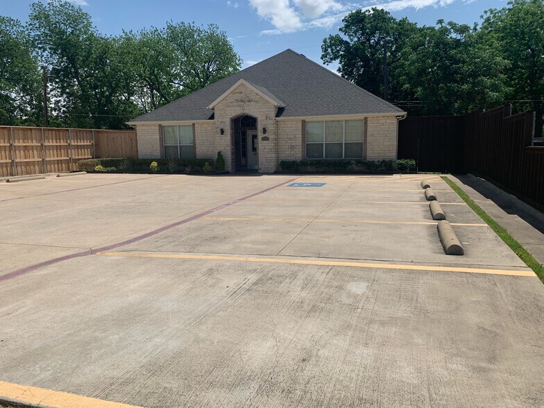 More Photos Of 2920 Inwood Rd, Dallas Office For Lease