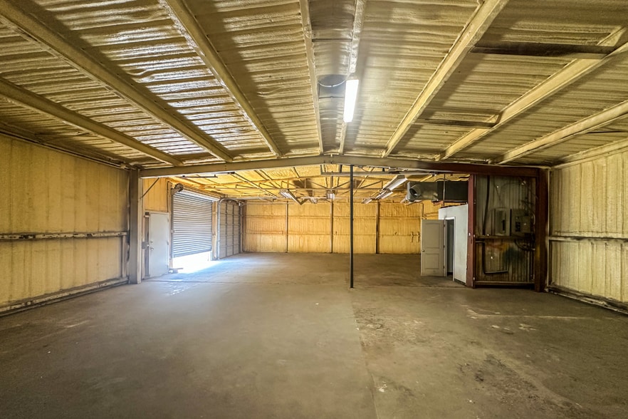 More Photos Of 140 Coin St, Fort Worth Warehouse For Sale