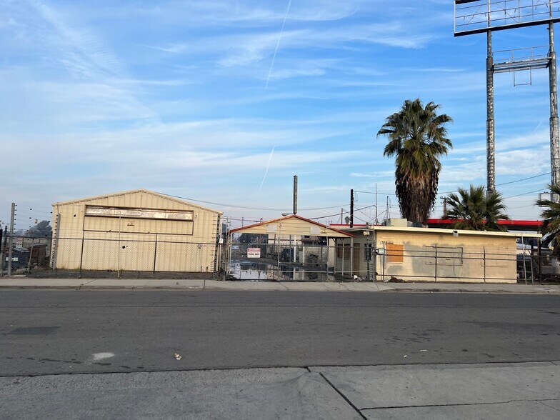 More Photos Of 1308 W Iota Ave, Fresno Auto Repair For Sale