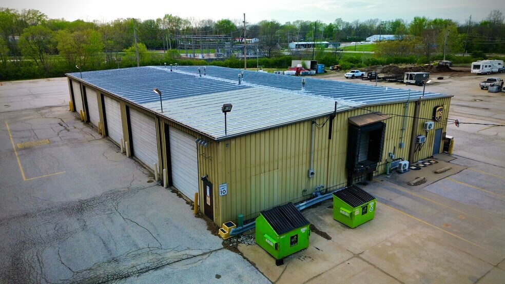 More Photos Of 823 E Morton Ave, Jacksonville Industrial For Lease