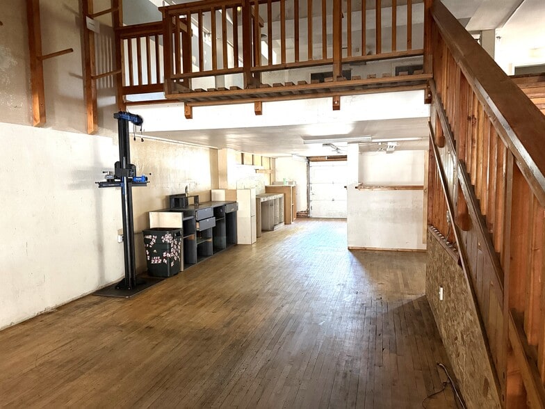 More Photos Of 513 S Main St, Moscow Storefront For Sale