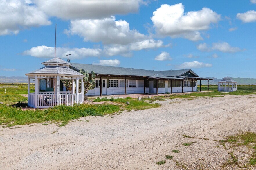 More Photos Of 12900 Soda Lake Rd, Santa Margarita Hotel For Sale