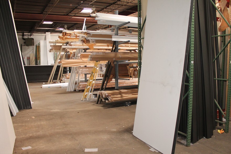 More Photos Of 1256 W Sharon Rd, Cincinnati Warehouse For Sale