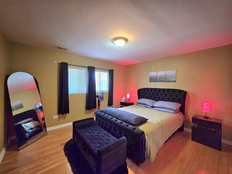 More Photos Of 7815 S Kedzie Ave, Chicago Storefront Retail Residential For Sale