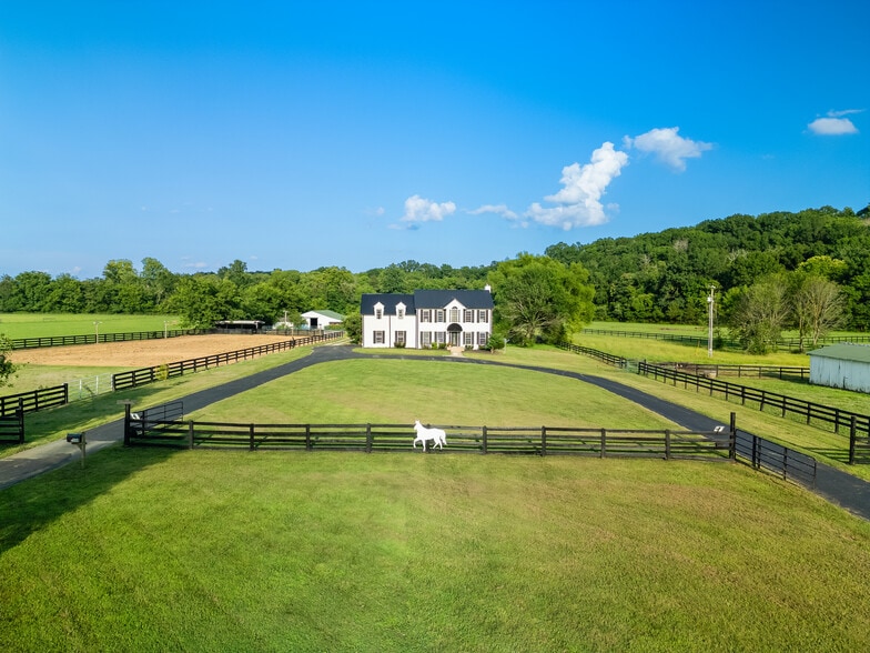 Primary Photo Of 2359 Lewisburg Pike, Franklin Specialty For Sale