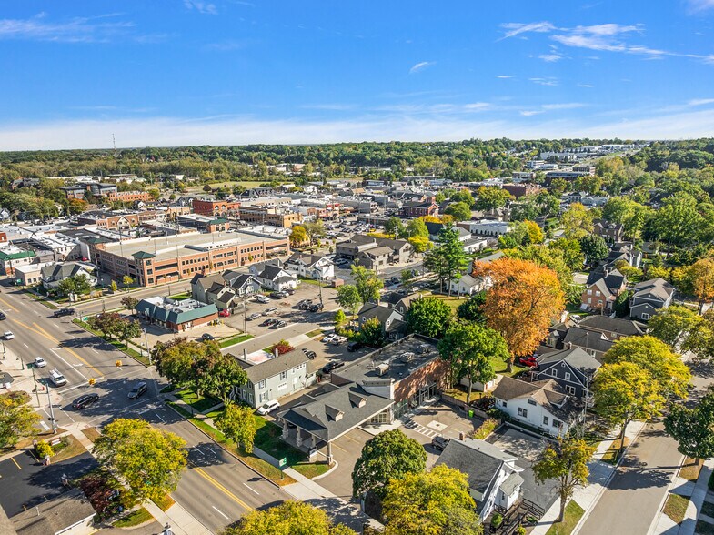 More Photos Of 311 W University Dr, Rochester Freestanding For Lease