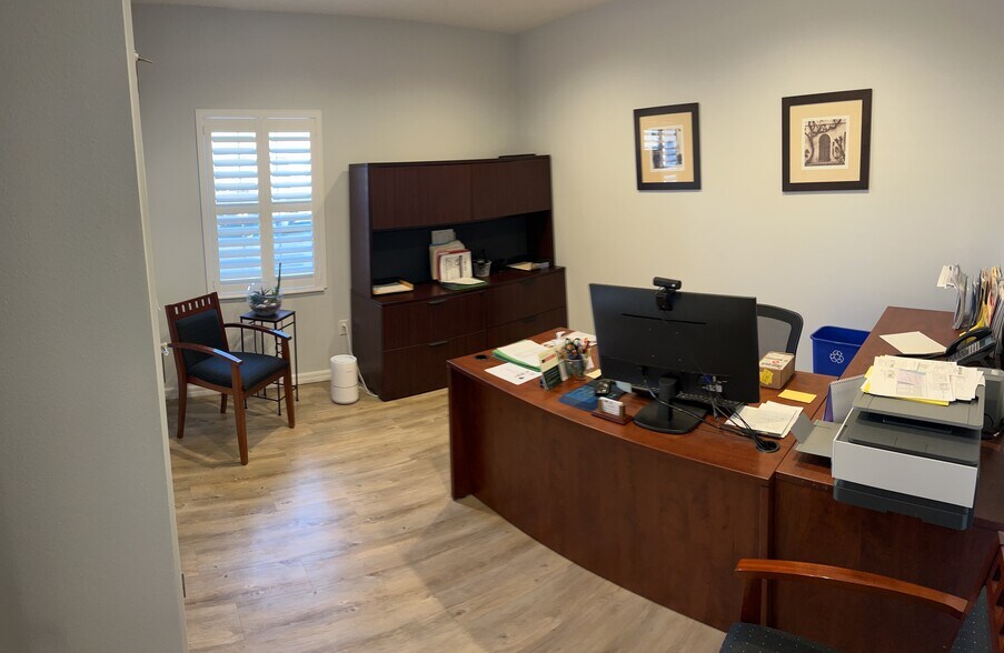 More Photos Of 1104 Kyle Wood Ln, Brandon Medical For Sale
