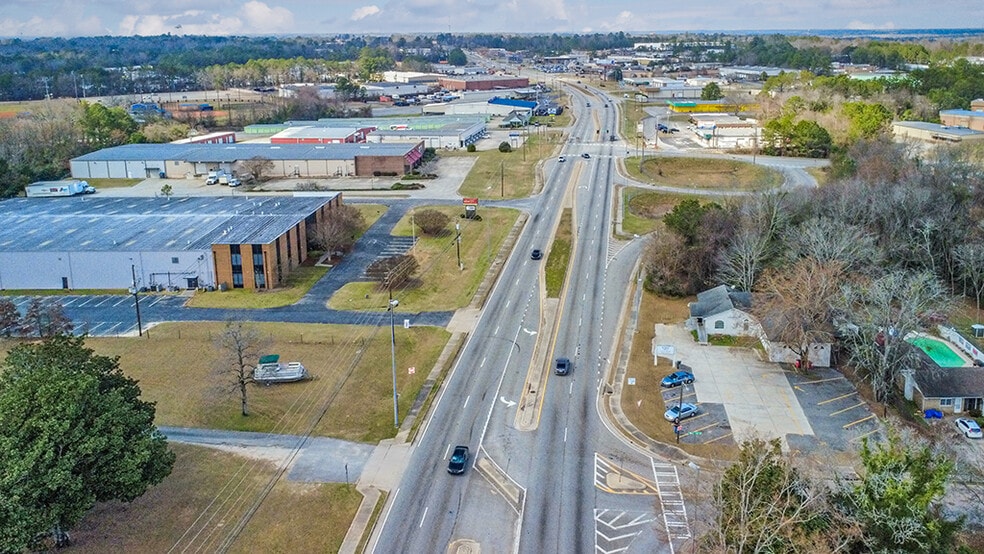 More Photos Of 4849 Mercer University Dr, Macon-Bibb Storefront For Sale