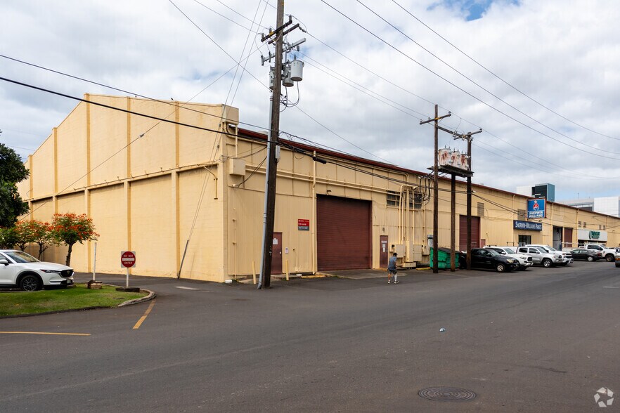 More Photos Of 1311 Kalani St, Honolulu Warehouse For Lease