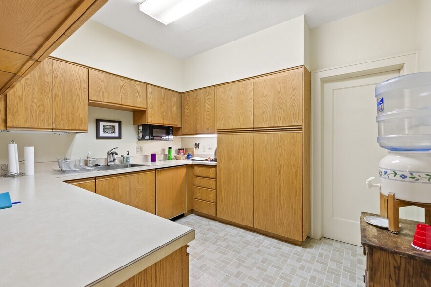 More Photos Of 128-130 E Monument St, Colorado Springs Office Residential For Sale