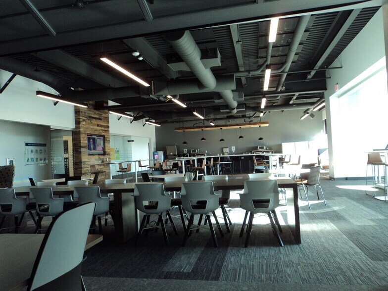 More Photos Of 2020 Innovation Ct, De Pere Office For Lease