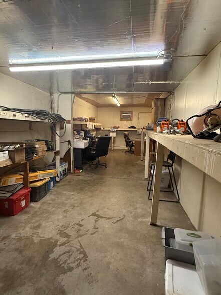More Photos Of 909 W 70th St, Shreveport Warehouse For Sale