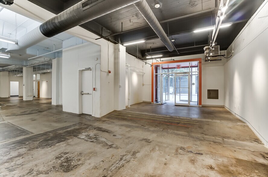 More Photos Of 20 E Central Pky, Cincinnati Office Residential For Lease