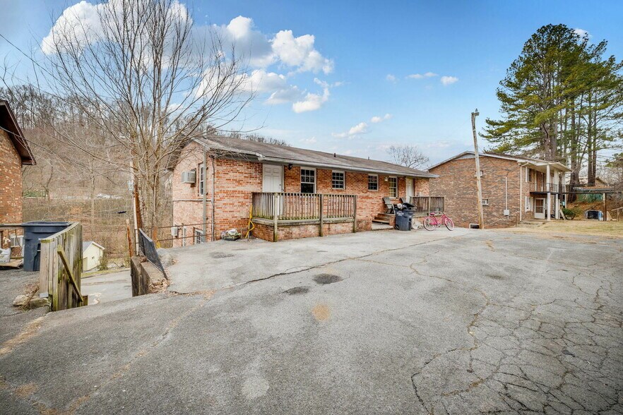 More Photos Of 908 Chadwick Dr, Kingsport Apartments For Sale