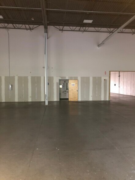 More Photos Of 10051 Simonson Rd, Harrison Showroom For Lease