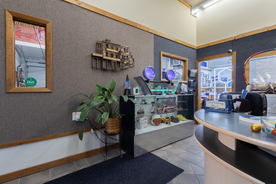 More Photos Of 7007 W Colfax Ave, Denver Freestanding For Sale