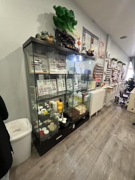 More Photos Of 4401-4423 Kissena Blvd, Flushing Storefront For Lease